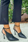 Puntige Pumps met Enkelband