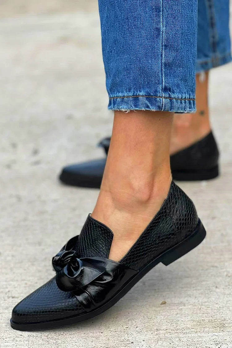 Zwarte Loafer met Glanzende Strik