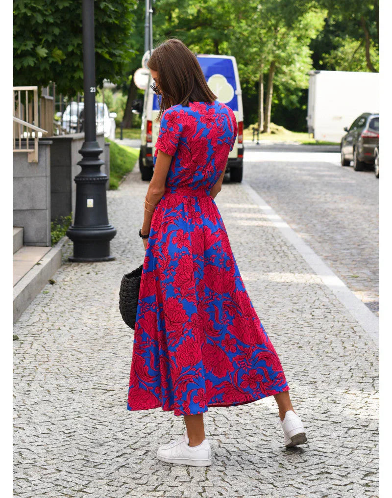 Feline – Elegante jurk met V-hals en Figuurvormende Snit