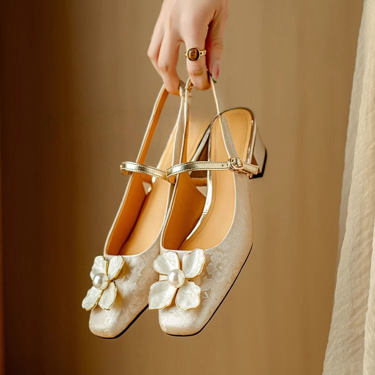 Eloise - Elegante Damesschoen met Bloemdetail