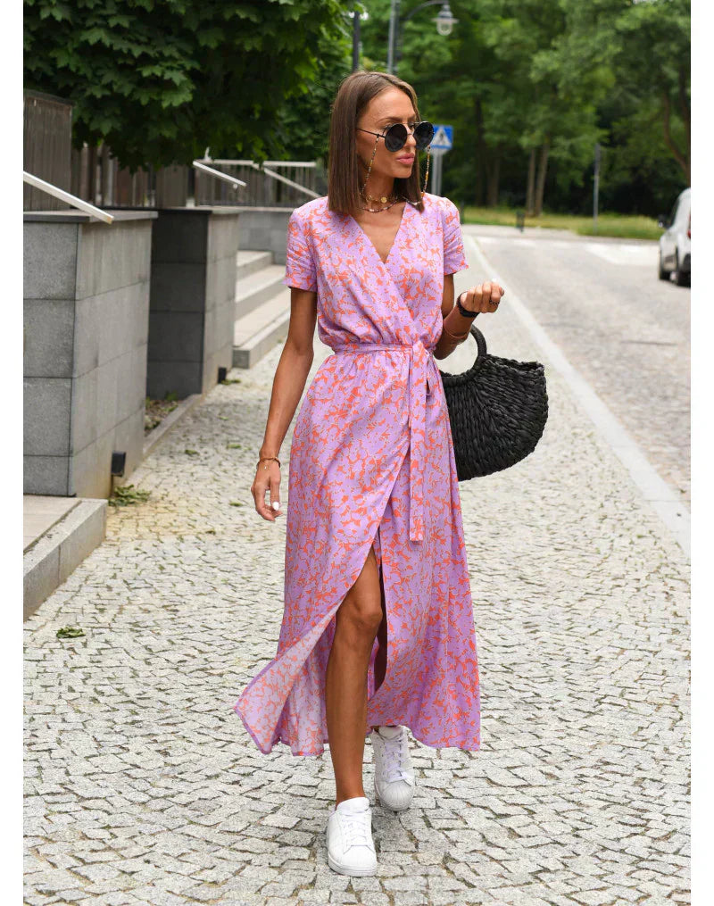 Feline – Elegante jurk met V-hals en Figuurvormende Snit